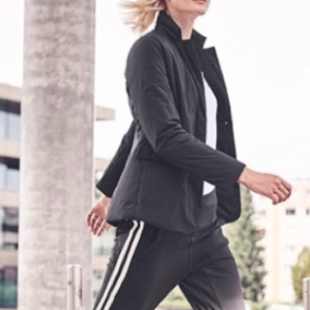 Athleta Evolution Blazer Sz Small NWT